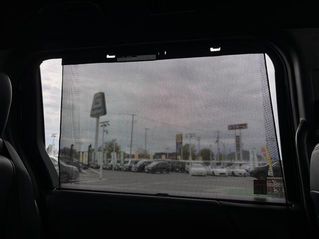 ヴォクシー Ｓ－Ｚ　純正１０．５インチディスプレイオーディオ（ＴＶ／ＢＴ）／フリップダウン／レーダークルーズコントロール／バックカメラ／コーナーセンサー／両側パワスラ／ハーフレザー／シートヒーター／ドラレコ／純正ＡＷ（29枚目）