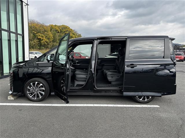 ヴォクシー Ｓ－Ｚ　純正１０．５インチディスプレイオーディオ（ＴＶ／ＢＴ）／フリップダウン／レーダークルーズコントロール／バックカメラ／コーナーセンサー／両側パワスラ／ハーフレザー／シートヒーター／ドラレコ／純正ＡＷ（37枚目）