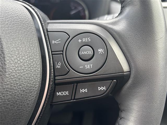 ＲＡＶ４ Ｇ　純正９インチナビ（フルセグ／ＢＴ／ＣＤ／ＤＶＤ）／レーダークルーズコントロール／バックカメラ／ＢＳＭ／コーナーセンサー／衝突軽減／電動リア／レザーシート／メモリ付きパワーシート／ステアリングヒーター（5枚目）