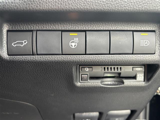 ＲＡＶ４ Ｇ　純正９インチナビ（フルセグ／ＢＴ／ＣＤ／ＤＶＤ）／レーダークルーズコントロール／バックカメラ／ＢＳＭ／コーナーセンサー／衝突軽減／電動リア／レザーシート／メモリ付きパワーシート／ステアリングヒーター（8枚目）