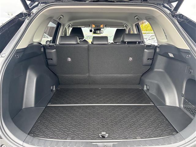 ＲＡＶ４ Ｇ　純正９インチナビ（フルセグ／ＢＴ／ＣＤ／ＤＶＤ）／レーダークルーズコントロール／バックカメラ／ＢＳＭ／コーナーセンサー／衝突軽減／電動リア／レザーシート／メモリ付きパワーシート／ステアリングヒーター（16枚目）