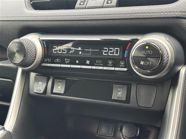 ＲＡＶ４ Ｇ　純正９インチナビ（フルセグ／ＢＴ／ＣＤ／ＤＶＤ）／レーダークルーズコントロール／バックカメラ／ＢＳＭ／コーナーセンサー／衝突軽減／電動リア／レザーシート／メモリ付きパワーシート／ステアリングヒーター（23枚目）