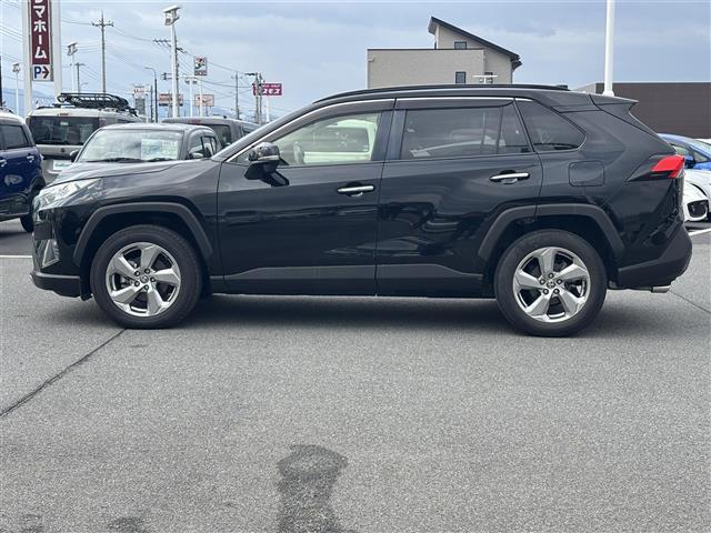 ＲＡＶ４ Ｇ　純正９インチナビ（フルセグ／ＢＴ／ＣＤ／ＤＶＤ）／レーダークルーズコントロール／バックカメラ／ＢＳＭ／コーナーセンサー／衝突軽減／電動リア／レザーシート／メモリ付きパワーシート／ステアリングヒーター（39枚目）