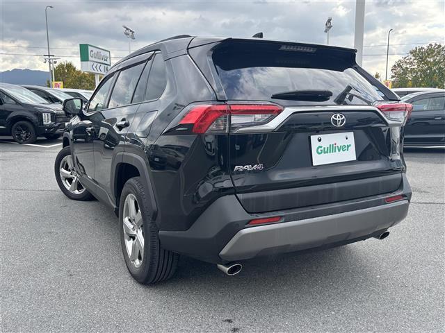 ＲＡＶ４ Ｇ　純正９インチナビ（フルセグ／ＢＴ／ＣＤ／ＤＶＤ）／レーダークルーズコントロール／バックカメラ／ＢＳＭ／コーナーセンサー／衝突軽減／電動リア／レザーシート／メモリ付きパワーシート／ステアリングヒーター（43枚目）