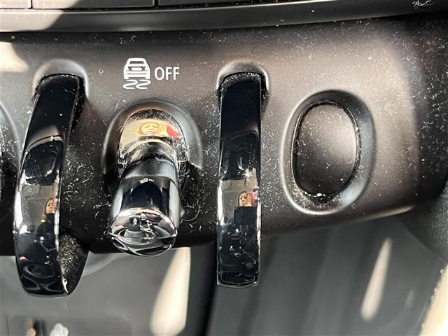 ＭＩＮＩ クーパー　純正ナビ　純正シート　バックモニター　ＥＴＣ　アイドリングストップ　ＬＥＤヘッドライト　オートライト　純正１５インチＡＷ　プッシュスタート　スペアキー１本　前後ドライブレコーダー　［ＺＤＲ－０３５］（8枚目）