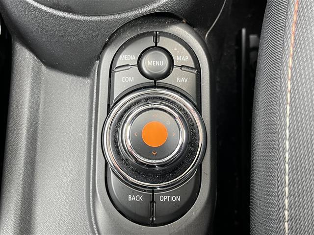 ＭＩＮＩ クーパー　純正ナビ　純正シート　バックモニター　ＥＴＣ　アイドリングストップ　ＬＥＤヘッドライト　オートライト　純正１５インチＡＷ　プッシュスタート　スペアキー１本　前後ドライブレコーダー　［ＺＤＲ－０３５］（12枚目）