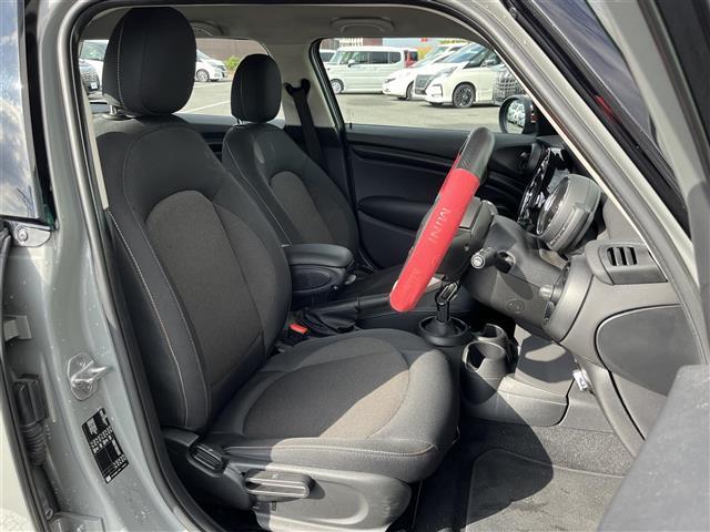 ＭＩＮＩ クーパー　純正ナビ　純正シート　バックモニター　ＥＴＣ　アイドリングストップ　ＬＥＤヘッドライト　オートライト　純正１５インチＡＷ　プッシュスタート　スペアキー１本　前後ドライブレコーダー　［ＺＤＲ－０３５］（14枚目）