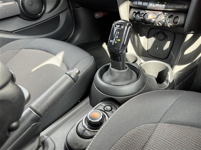 ＭＩＮＩ クーパー　純正ナビ　純正シート　バックモニター　ＥＴＣ　アイドリングストップ　ＬＥＤヘッドライト　オートライト　純正１５インチＡＷ　プッシュスタート　スペアキー１本　前後ドライブレコーダー　［ＺＤＲ－０３５］（28枚目）