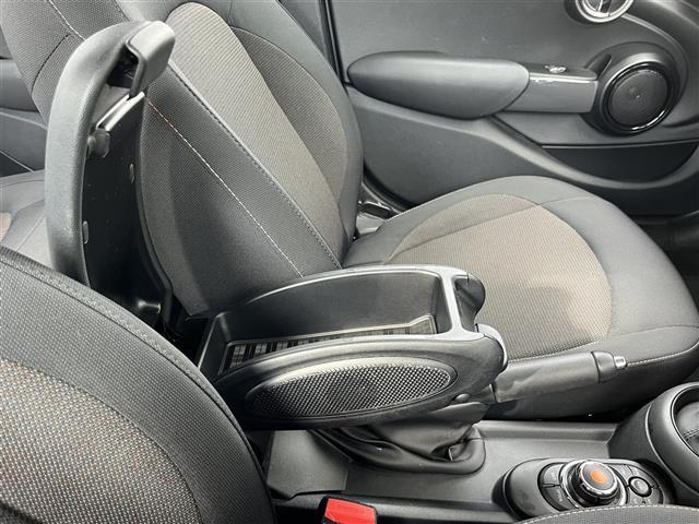 ＭＩＮＩ クーパー　純正ナビ　純正シート　バックモニター　ＥＴＣ　アイドリングストップ　ＬＥＤヘッドライト　オートライト　純正１５インチＡＷ　プッシュスタート　スペアキー１本　前後ドライブレコーダー　［ＺＤＲ－０３５］（31枚目）