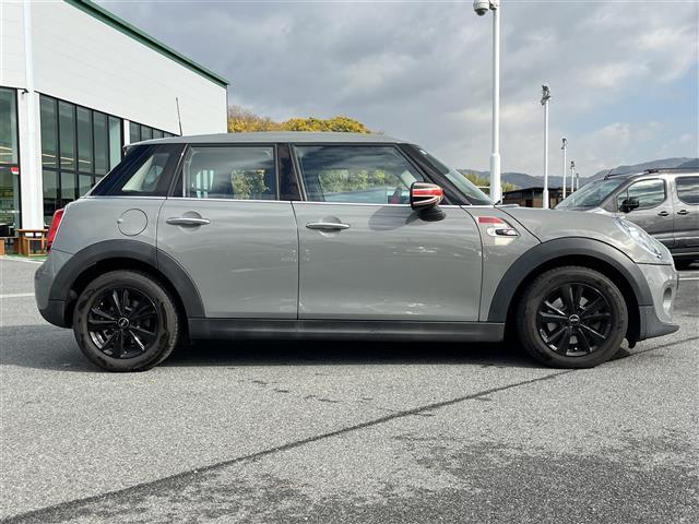 ＭＩＮＩ クーパー　純正ナビ　純正シート　バックモニター　ＥＴＣ　アイドリングストップ　ＬＥＤヘッドライト　オートライト　純正１５インチＡＷ　プッシュスタート　スペアキー１本　前後ドライブレコーダー　［ＺＤＲ－０３５］（36枚目）