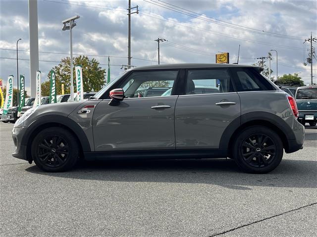 ＭＩＮＩ クーパー　純正ナビ　純正シート　バックモニター　ＥＴＣ　アイドリングストップ　ＬＥＤヘッドライト　オートライト　純正１５インチＡＷ　プッシュスタート　スペアキー１本　前後ドライブレコーダー　［ＺＤＲ－０３５］（39枚目）