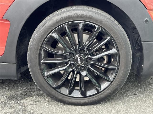 ＭＩＮＩ クーパーＤ　クラブマン　ワンオーナー　前後ドライブレコーダー　［ＺＤＲ－０３５］　純正ナビ純正シート　［ハーフレザー］　純正１７ＡＷ　純正ミラー型ＥＴＣ　バックモニター　パーキングアシスト　ＬＥＤヘッドライト　スペアキー（17枚目）