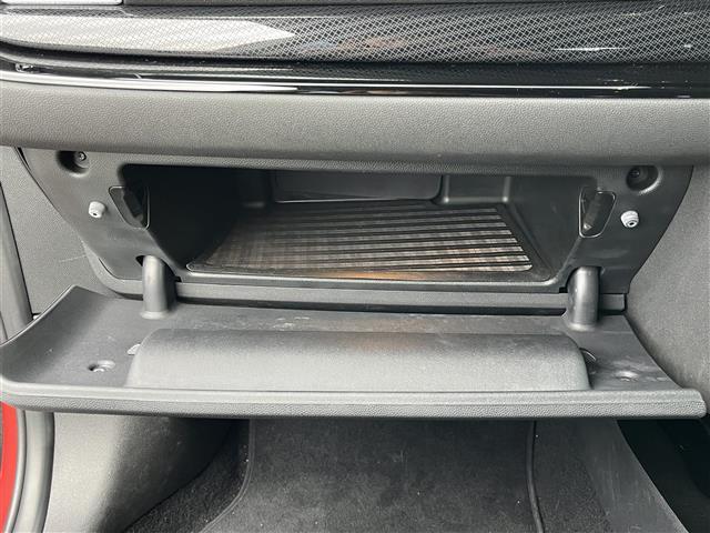 ＭＩＮＩ クーパーＤ　クラブマン　ワンオーナー　前後ドライブレコーダー　［ＺＤＲ－０３５］　純正ナビ純正シート　［ハーフレザー］　純正１７ＡＷ　純正ミラー型ＥＴＣ　バックモニター　パーキングアシスト　ＬＥＤヘッドライト　スペアキー（31枚目）