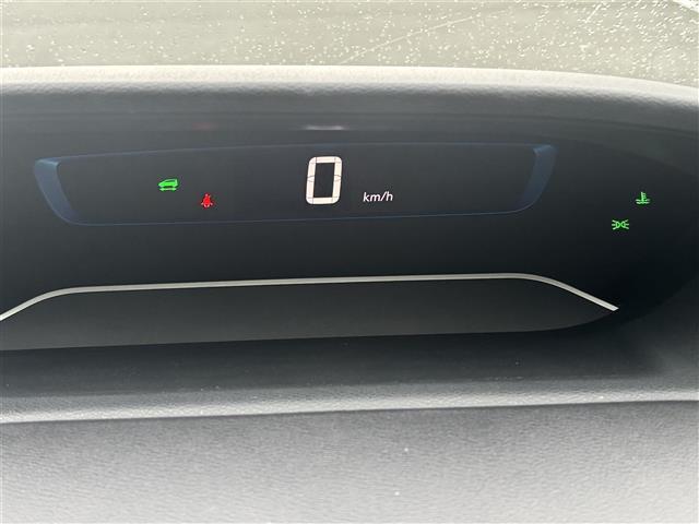 セレナ ｅ－パワー　オーテック　スポーツスペック　アルパイン１１型ナビ　１２．８型フリップダウンモニター　ナビ連動前後ドライブレコーダー　インテリジェントルームミラー　プロパイロット　ステアリングヒーター　シートヒーター　専用革シート　両側パワスラ（6枚目）