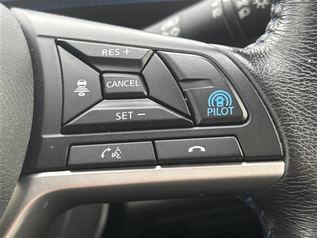 セレナ ｅ－パワー　オーテック　スポーツスペック　アルパイン１１型ナビ　１２．８型フリップダウンモニター　ナビ連動前後ドライブレコーダー　インテリジェントルームミラー　プロパイロット　ステアリングヒーター　シートヒーター　専用革シート　両側パワスラ（9枚目）