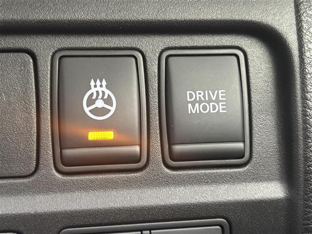 セレナ ｅ－パワー　オーテック　スポーツスペック　アルパイン１１型ナビ　１２．８型フリップダウンモニター　ナビ連動前後ドライブレコーダー　インテリジェントルームミラー　プロパイロット　ステアリングヒーター　シートヒーター　専用革シート　両側パワスラ（12枚目）