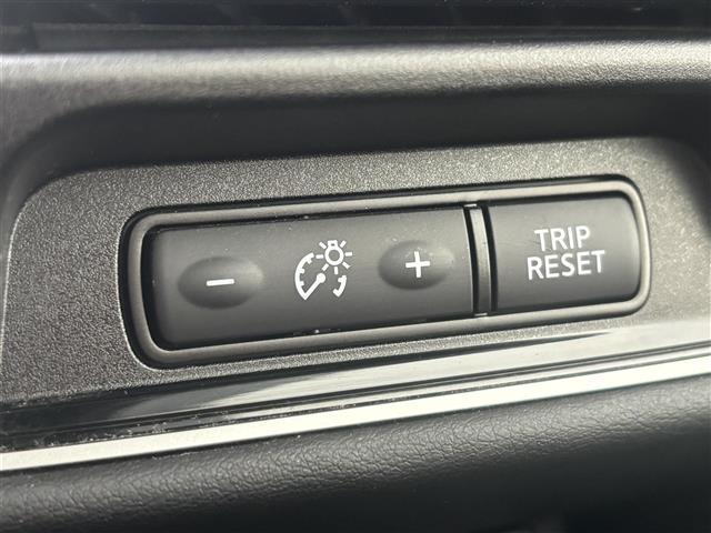 セレナ ｅ－パワー　オーテック　スポーツスペック　アルパイン１１型ナビ　１２．８型フリップダウンモニター　ナビ連動前後ドライブレコーダー　インテリジェントルームミラー　プロパイロット　ステアリングヒーター　シートヒーター　専用革シート　両側パワスラ（25枚目）