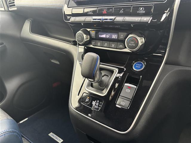 セレナ ｅ－パワー　オーテック　スポーツスペック　アルパイン１１型ナビ　１２．８型フリップダウンモニター　ナビ連動前後ドライブレコーダー　インテリジェントルームミラー　プロパイロット　ステアリングヒーター　シートヒーター　専用革シート　両側パワスラ（31枚目）