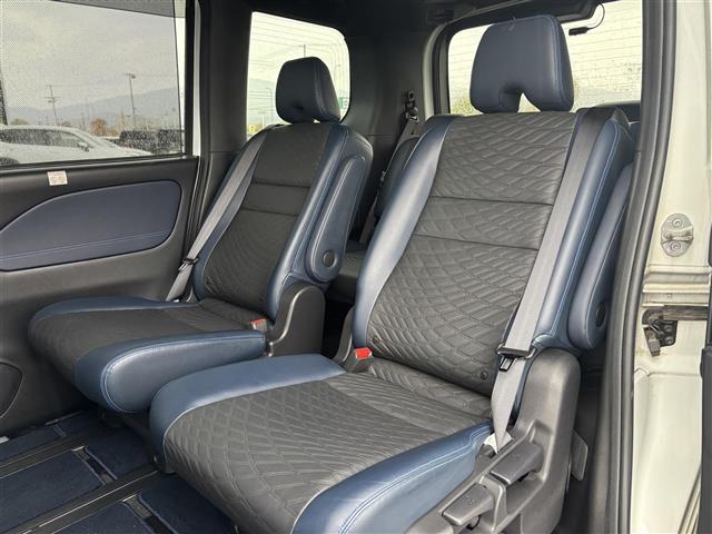 セレナ ｅ－パワー　オーテック　スポーツスペック　アルパイン１１型ナビ　１２．８型フリップダウンモニター　ナビ連動前後ドライブレコーダー　インテリジェントルームミラー　プロパイロット　ステアリングヒーター　シートヒーター　専用革シート　両側パワスラ（36枚目）