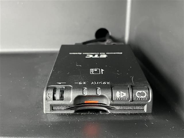 デイズ ハイウェイスターＸ　Ｖセレクション＋セーフティＩＩ　純正ナビ　フルセグＴＶ　衝突被害軽減システム　ＬＥＤヘッドライト　スマートキー　プッシュスタート　ＥＴＣ　電動格納ミラー　フォグライト　純正１４インチＡＷ　アイドリングストップ　革巻きステアリング（4枚目）