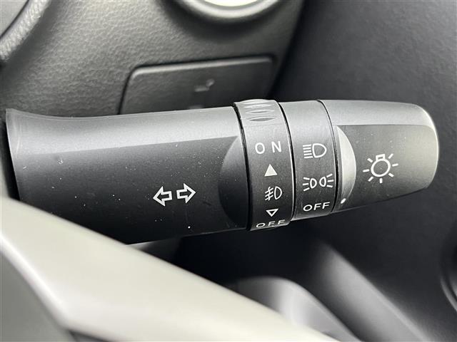 デイズ ハイウェイスターＸ　Ｖセレクション＋セーフティＩＩ　純正ナビ　フルセグＴＶ　衝突被害軽減システム　ＬＥＤヘッドライト　スマートキー　プッシュスタート　ＥＴＣ　電動格納ミラー　フォグライト　純正１４インチＡＷ　アイドリングストップ　革巻きステアリング（10枚目）