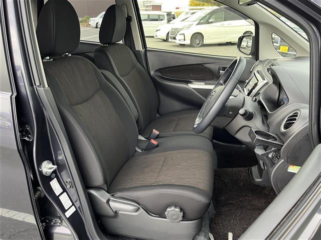 デイズ ハイウェイスターＸ　Ｖセレクション＋セーフティＩＩ　純正ナビ　フルセグＴＶ　衝突被害軽減システム　ＬＥＤヘッドライト　スマートキー　プッシュスタート　ＥＴＣ　電動格納ミラー　フォグライト　純正１４インチＡＷ　アイドリングストップ　革巻きステアリング（14枚目）