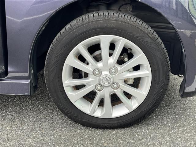 デイズ ハイウェイスターＸ　Ｖセレクション＋セーフティＩＩ　純正ナビ　フルセグＴＶ　衝突被害軽減システム　ＬＥＤヘッドライト　スマートキー　プッシュスタート　ＥＴＣ　電動格納ミラー　フォグライト　純正１４インチＡＷ　アイドリングストップ　革巻きステアリング（17枚目）