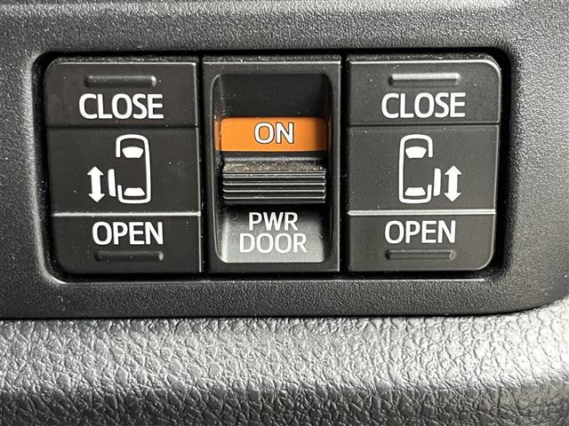 ヴォクシー ＺＳ　煌ＩＩ　ＡＬＰＩＮＥナビ（フルセグ／ＢＴ／ＣＤ／ＤＶＤ）／フリップダウンモニター／クルーズコントロール／バックカメラ／コーナーセンサー／衝突軽減／レーンキープ／後席サンシェード／両側パワスラ／ＥＴＣ／純正ＡＷ（7枚目）