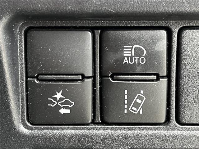 ヴォクシー ＺＳ　煌ＩＩ　ＡＬＰＩＮＥナビ（フルセグ／ＢＴ／ＣＤ／ＤＶＤ）／フリップダウンモニター／クルーズコントロール／バックカメラ／コーナーセンサー／衝突軽減／レーンキープ／後席サンシェード／両側パワスラ／ＥＴＣ／純正ＡＷ（8枚目）