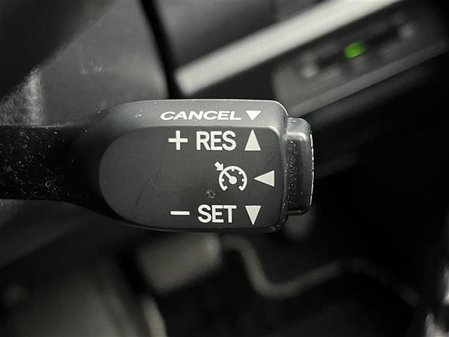 ヴォクシー ＺＳ　煌ＩＩ　ＡＬＰＩＮＥナビ（フルセグ／ＢＴ／ＣＤ／ＤＶＤ）／フリップダウンモニター／クルーズコントロール／バックカメラ／コーナーセンサー／衝突軽減／レーンキープ／後席サンシェード／両側パワスラ／ＥＴＣ／純正ＡＷ（11枚目）