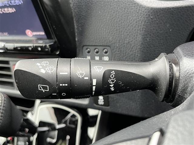 ヴォクシー ＺＳ　煌ＩＩ　ＡＬＰＩＮＥナビ（フルセグ／ＢＴ／ＣＤ／ＤＶＤ）／フリップダウンモニター／クルーズコントロール／バックカメラ／コーナーセンサー／衝突軽減／レーンキープ／後席サンシェード／両側パワスラ／ＥＴＣ／純正ＡＷ（24枚目）