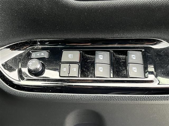 ヴォクシー ＺＳ　煌ＩＩ　ＡＬＰＩＮＥナビ（フルセグ／ＢＴ／ＣＤ／ＤＶＤ）／フリップダウンモニター／クルーズコントロール／バックカメラ／コーナーセンサー／衝突軽減／レーンキープ／後席サンシェード／両側パワスラ／ＥＴＣ／純正ＡＷ（27枚目）