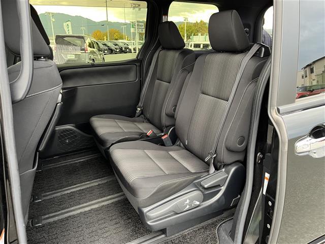 ヴォクシー ＺＳ　煌ＩＩ　ＡＬＰＩＮＥナビ（フルセグ／ＢＴ／ＣＤ／ＤＶＤ）／フリップダウンモニター／クルーズコントロール／バックカメラ／コーナーセンサー／衝突軽減／レーンキープ／後席サンシェード／両側パワスラ／ＥＴＣ／純正ＡＷ（35枚目）