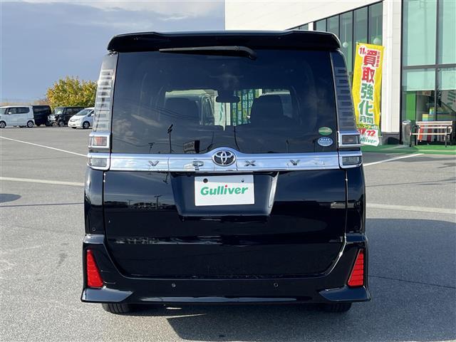 ヴォクシー ＺＳ　煌ＩＩ　ＡＬＰＩＮＥナビ（フルセグ／ＢＴ／ＣＤ／ＤＶＤ）／フリップダウンモニター／クルーズコントロール／バックカメラ／コーナーセンサー／衝突軽減／レーンキープ／後席サンシェード／両側パワスラ／ＥＴＣ／純正ＡＷ（40枚目）