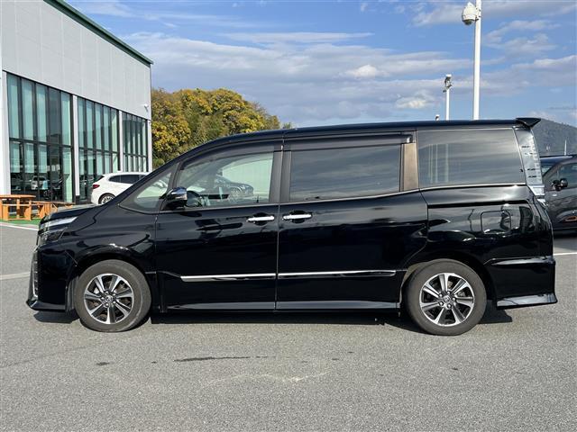 ヴォクシー ＺＳ　煌ＩＩ　ＡＬＰＩＮＥナビ（フルセグ／ＢＴ／ＣＤ／ＤＶＤ）／フリップダウンモニター／クルーズコントロール／バックカメラ／コーナーセンサー／衝突軽減／レーンキープ／後席サンシェード／両側パワスラ／ＥＴＣ／純正ＡＷ（41枚目）