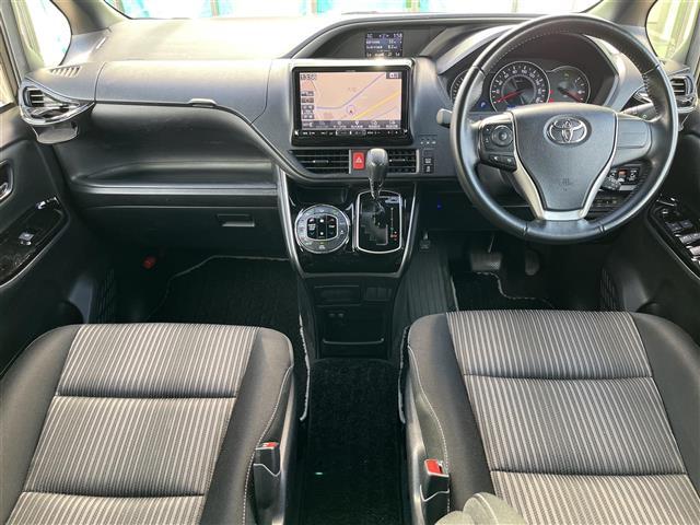 ヴォクシー ＺＳ　煌ＩＩ　ＡＬＰＩＮＥナビ（フルセグ／ＢＴ／ＣＤ／ＤＶＤ）／フリップダウンモニター／クルーズコントロール／バックカメラ／コーナーセンサー／衝突軽減／レーンキープ／後席サンシェード／両側パワスラ／ＥＴＣ／純正ＡＷ（42枚目）