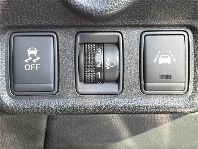 ノート Ｘ　ＤＩＧ－Ｓ　エマージェンシーブレーキパッケージ　ＥＣＬＩＰＳＥナビ（フルセグ／ＢＴ／ＣＤ／ＤＶＤ）／アラウンドビューモニター／衝突軽減／レーンキープ／前後コーナーセンサー／アイドリングストップ／電動格納ミラー／ＥＴＣ／純正ホイールキャップ（7枚目）