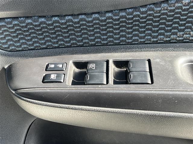 ノート Ｘ　ＤＩＧ－Ｓ　エマージェンシーブレーキパッケージ　ＥＣＬＩＰＳＥナビ（フルセグ／ＢＴ／ＣＤ／ＤＶＤ）／アラウンドビューモニター／衝突軽減／レーンキープ／前後コーナーセンサー／アイドリングストップ／電動格納ミラー／ＥＴＣ／純正ホイールキャップ（13枚目）