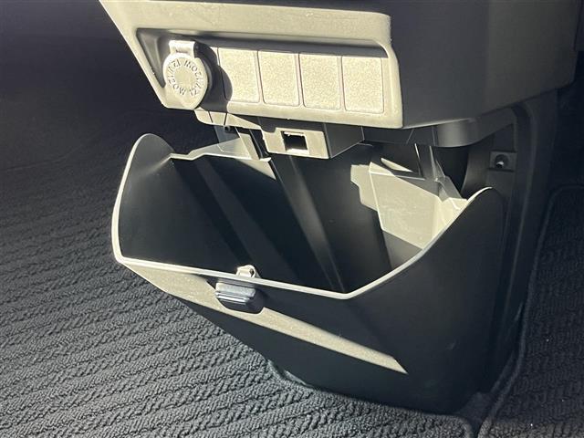 トール カスタムG ターボ 純正9インチディスプレイオーディオ(フルセグ/BT)/レーダークルーズコントロール/全方位/コーナーセンサー/衝突軽減/レーンキープ/両側パワスラ/後席サンシェード/LEDヘッドライト/純正AW(28枚目)