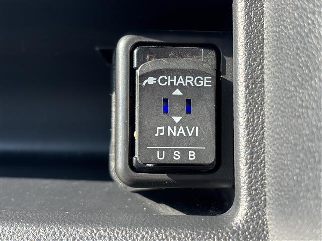 タント カスタムＸ　トップエディションＶＳ　ＳＡＩＩＩ　純正ナビ（フルセグ／ＢＴ／ＣＤ／ＤＶＤ）／全方位／コーナーセンサー／衝突軽減／レーンキープ／両側パワースライドドア／ハーフレザーシート／シートヒーター／後席サンシェード／ＬＥＤ／ドラレコ／ＥＴＣ（4枚目）