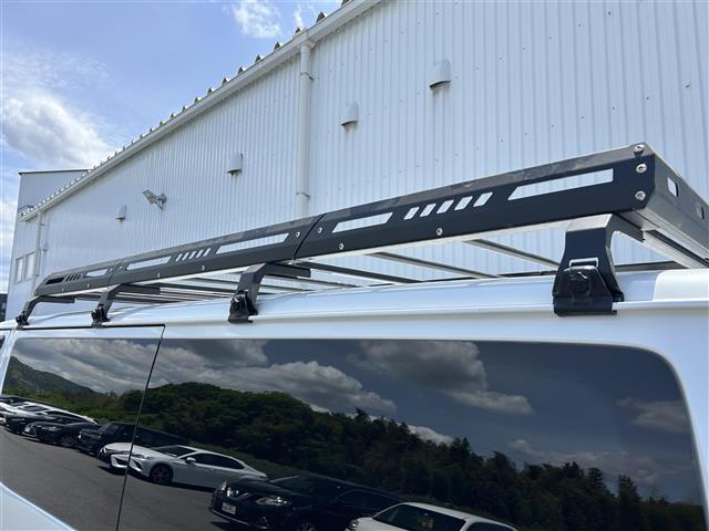 ハイエースバン スーパーＧＬ　ダーク　プライムＩＩ　ナビＴＶ　全方位カメラ　ベットキット　ＡＡＣ　ＥＴＣ　ドライブレコーダー　ＴＲＤフロントスポイラー　両側パワースライドドア　ラダーフレーム付き　１６インチアルミホイール　ＬＥＤヘッドライト　スマートキ（7枚目）