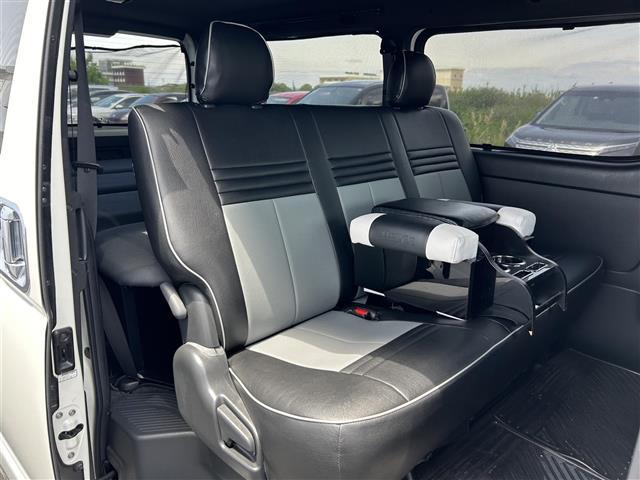 ハイエースバン スーパーＧＬ　ダーク　プライムＩＩ　ナビＴＶ　全方位カメラ　ベットキット　ＡＡＣ　ＥＴＣ　ドライブレコーダー　ＴＲＤフロントスポイラー　両側パワースライドドア　ラダーフレーム付き　１６インチアルミホイール　ＬＥＤヘッドライト　スマートキ（15枚目）