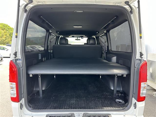 ハイエースバン スーパーＧＬ　ダーク　プライムＩＩ　ナビＴＶ　全方位カメラ　ベットキット　ＡＡＣ　ＥＴＣ　ドライブレコーダー　ＴＲＤフロントスポイラー　両側パワースライドドア　ラダーフレーム付き　１６インチアルミホイール　ＬＥＤヘッドライト　スマートキ（16枚目）