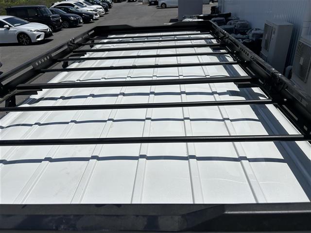 ハイエースバン スーパーＧＬ　ダーク　プライムＩＩ　ナビＴＶ　全方位カメラ　ベットキット　ＡＡＣ　ＥＴＣ　ドライブレコーダー　ＴＲＤフロントスポイラー　両側パワースライドドア　ラダーフレーム付き　１６インチアルミホイール　ＬＥＤヘッドライト　スマートキ（21枚目）