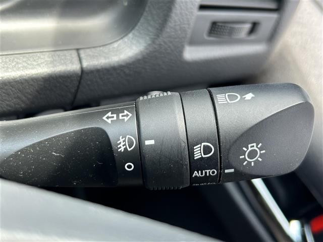 ハイエースバン スーパーＧＬ　ダーク　プライムＩＩ　ナビＴＶ　全方位カメラ　ベットキット　ＡＡＣ　ＥＴＣ　ドライブレコーダー　ＴＲＤフロントスポイラー　両側パワースライドドア　ラダーフレーム付き　１６インチアルミホイール　ＬＥＤヘッドライト　スマートキ（24枚目）