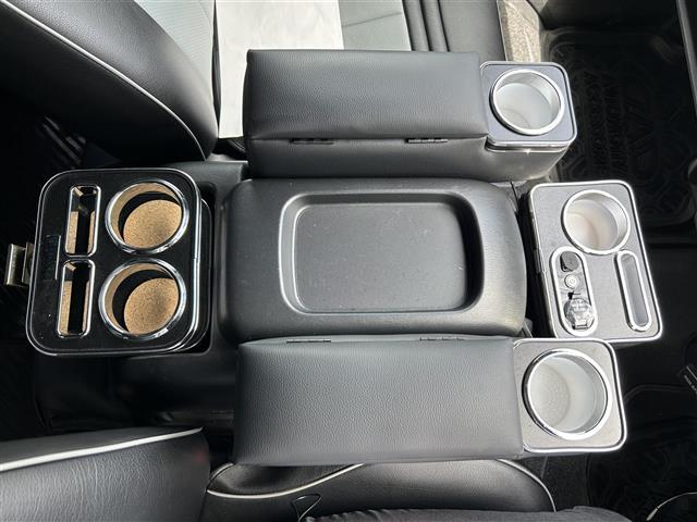 ハイエースバン スーパーＧＬ　ダーク　プライムＩＩ　ナビＴＶ　全方位カメラ　ベットキット　ＡＡＣ　ＥＴＣ　ドライブレコーダー　ＴＲＤフロントスポイラー　両側パワースライドドア　ラダーフレーム付き　１６インチアルミホイール　ＬＥＤヘッドライト　スマートキ（30枚目）