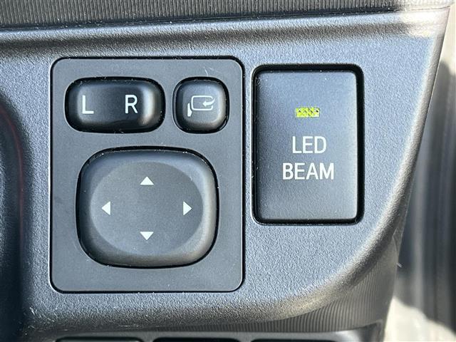 アクア Ｇ　Ｇ’ｓ　純正７インチナビ／クルーズコントロール／バックカメラ／横滑り防止／ハーフレザーシート／シートヒーター／オートライト／ＬＥＤヘッドライト／電動格納ミラー／ドラレコ／ＥＴＣ／純正ＡＷ／スペアキー（7枚目）