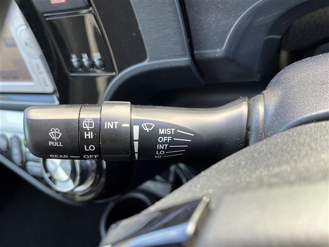 アクア Ｇ　Ｇ’ｓ　純正７インチナビ／クルーズコントロール／バックカメラ／横滑り防止／ハーフレザーシート／シートヒーター／オートライト／ＬＥＤヘッドライト／電動格納ミラー／ドラレコ／ＥＴＣ／純正ＡＷ／スペアキー（12枚目）