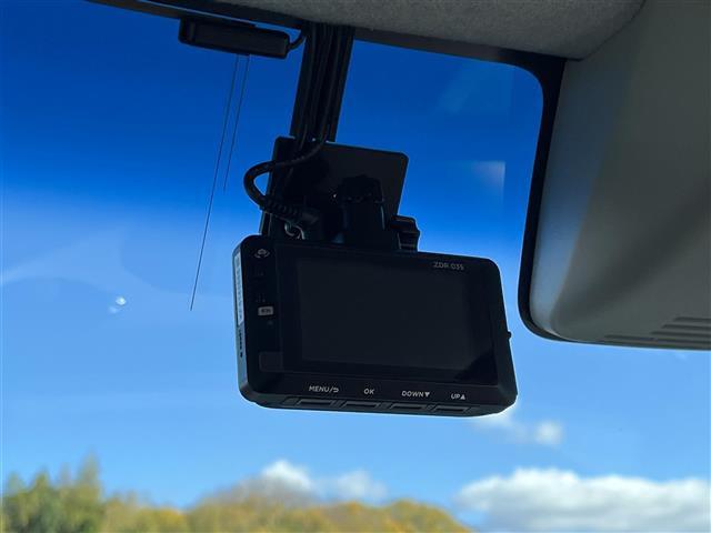 タント カスタムX トップエディションSAII carrozzeriaナビ(フルセグ/BT/CD/DVD)/バックカメラ/衝突軽減/コーナーセンサー/片側パワスラ/後席サンシェード/ハーフレザー/LEDヘッドライト/前後ドラレコ/ETC/純正AW(6枚目)