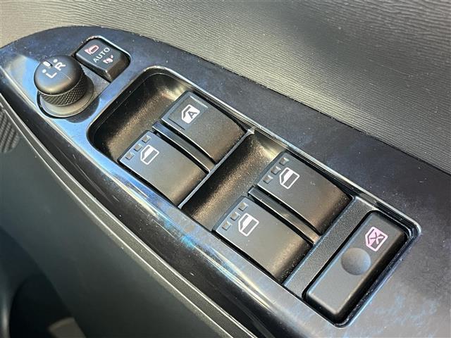 タント カスタムX トップエディションSAII carrozzeriaナビ(フルセグ/BT/CD/DVD)/バックカメラ/衝突軽減/コーナーセンサー/片側パワスラ/後席サンシェード/ハーフレザー/LEDヘッドライト/前後ドラレコ/ETC/純正AW(13枚目)